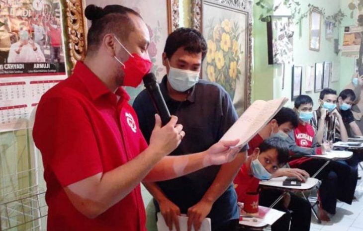  Giring Ganesha bacakan cerpen sapa disabilitas di Surabaya