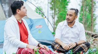 Giring Ganesha Kemping di Sepaku, Sarungan Bak Jokowi dan Mimpi Bangun Kantor PSI di IKN Nusantara