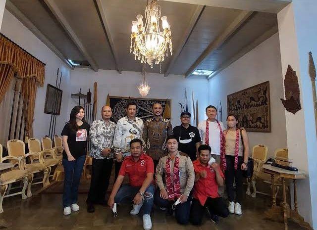  Ketua Umum PSI Giring Ganesha Kunjungi Keraton Kasepuhan Cirebon