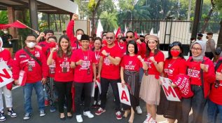 Sambil Goyang Maumere, Giring Daftarkan PSI Jadi Peserta Pemilu ke KPU
