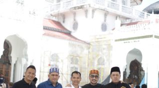 Ketum PSI Giring Ganesha Tiba di Aceh, Shalat Jumat di Masjid Raya Baiturrahman