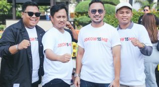 Giring dan Kader PSI Kompak Kenakan Seragam Merah Putih Bertuliskan 'Jokow15me' di Plaza Indonesia, Ada Apa?