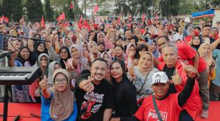 Ngamen Solidaritas PSI Kota Tangerang, Meriahkan Ribuan Warga