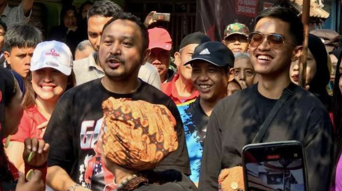  Bersama Giring Ganesha, Ketum PSI Kaesang Pangarep Temui Relawan Seknas Jokowi di Jakarta!